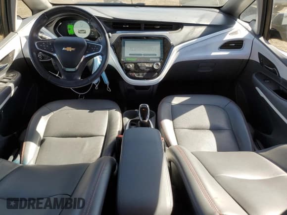 ✅ 2018 Chevrolet Bolt EV Premier • VIN: 1G1FX6S05J4132504 • Лот: 70434384. Опубликован ранее на Copart с пробегом 38 677 миль. Бесплатный доступ к архиву аукционных продаж из США и подробный отчёт об истории автомобиля на DreamBid. Изображение 8.