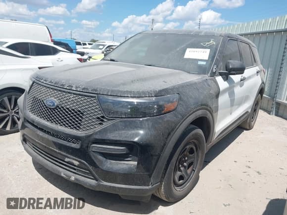 ✅ 2021 Ford Police Interceptor Utility • VIN: 1FM5K8AC0MNA14220 • Lot: 42892749. Wystawiony na IAAI z przebiegiem 108 618 mil. Bezpłatny archiwum sprzedaży aukcyjnych z USA i szczegółowy raport historii pojazdu na DreamBid. Zdjęcie 2.
