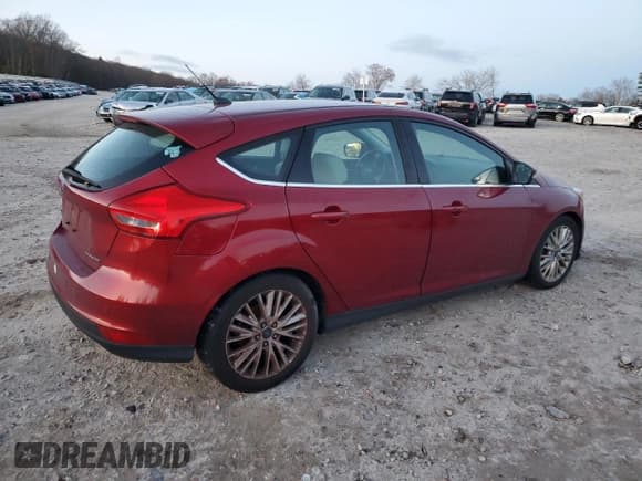 ✅ 2015 Ford Focus Titanium • VIN: 1FADP3N23FL213028 • Lot: 93052655. Wystawiony na Copart z przebiegiem 112 741 mil. Bezpłatny archiwum sprzedaży aukcyjnych z USA i szczegółowy raport historii pojazdu na DreamBid. Zdjęcie 3.