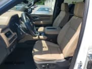 ✅ 2024 Chevrolet Tahoe Premier • VIN: 1GNSKSKT8RR294138 • Лот: 63756595. Опубликован ранее на Copart с пробегом 13 997 миль. Бесплатный доступ к архиву аукционных продаж из США и подробный отчёт об истории автомобиля на DreamBid. Изображение 7.