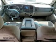 ✅ 2006 Chevrolet Suburban LS • VIN: 3GNEC16Z56G199292 • Лот: 56905005. Опубликован ранее на Copart с пробегом 198 220 миль. Бесплатный доступ к архиву аукционных продаж из США и подробный отчёт об истории автомобиля на DreamBid. Изображение 8.