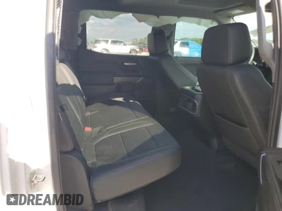 ✅ 2021 Chevrolet Silverado 1500 LTZ • VIN: 1GCPWEEDXMZ121917 • Lot: 71114004. Wystawiony na Copart z przebiegiem 93 142 mil. Bezpłatny archiwum sprzedaży aukcyjnych z USA i szczegółowy raport historii pojazdu na DreamBid. Zdjęcie 10.