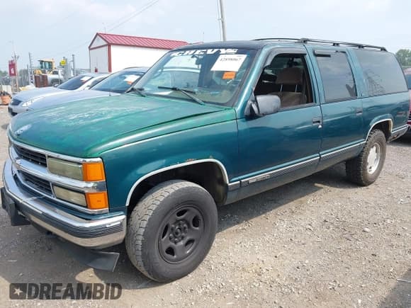 ✅ 1995 GMC Suburban • VIN: 1GKFK16K4SJ739215 • Лот: 42898067. Опубликован ранее на IAAI с пробегом 322 399 миль. Бесплатный доступ к архиву аукционных продаж из США и подробный отчёт об истории автомобиля на DreamBid. Изображение 17.