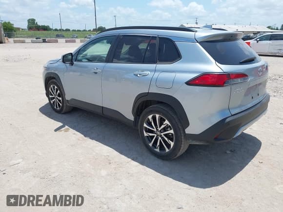 ✅ 2024 Toyota Corolla Cross XLE • VIN: 7MUEAABG9RV080854 • Lot: 42532954. Listed on IAAI with 32,447 mi. Free auction sales archive from the USA and detailed vehicle history report at DreamBid. Image 3.