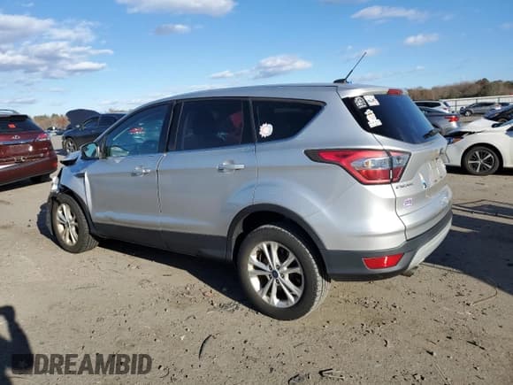 ✅ 2017 Ford Escape SE • VIN: 1FMCU9GD3HUB33589 • Лот: 92193425. Опубликован ранее на Copart с пробегом 67 540 миль. Бесплатный доступ к архиву аукционных продаж из США и подробный отчёт об истории автомобиля на DreamBid. Изображение 2.