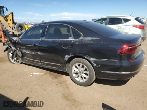 ✅ 2017 Volkswagen Passat S • VIN: 1VWAT7A3XHC053602 • Лот: 84478015. Опубликован ранее на Copart с пробегом 108 256 миль. Бесплатный доступ к архиву аукционных продаж из США и подробный отчёт об истории автомобиля на DreamBid. Изображение 2.