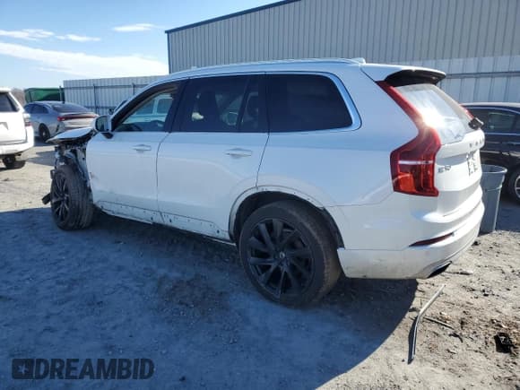 ✅ 2021 Volvo XC90 Momentum • VIN: YV4A221K1M1672530 • Lot: 43534275. Wystawiony na Copart z przebiegiem 64 527 mil. Bezpłatny archiwum sprzedaży aukcyjnych z USA i szczegółowy raport historii pojazdu na DreamBid. Zdjęcie 2.