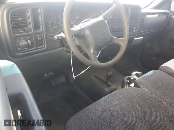 2002 Chevrolet Silverado 1500 LS z VIN 1GCEK14V52Z252823, wystawiony jako Copart lot #52438145 z przebiegiem 219 028 mil mil oraz Szkoda całkowita • Salvage title. Historia ofert i sprzedaży dostępna na DreamBid. Obrazek 8.