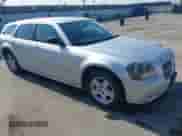 2005 Dodge Magnum SE с VIN 2D4FV48V45H607236, выставлен на аукционе IAAI как лот 42772688 с пробегом 248 349 миль миль и . История ставок и продаж доступна на DreamBid. Изображение 1.