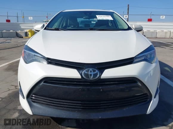 ✅ 2017 Toyota Corolla LE Eco • VIN: 5YFBPRHE5HP698745 • Lot: 43639588. Wystawiony na IAAI z przebiegiem 81 758 mil. Bezpłatny archiwum sprzedaży aukcyjnych z USA i szczegółowy raport historii pojazdu na DreamBid. Zdjęcie 12.