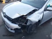 ✅ 2013 Volkswagen Golf • VIN: WVWDB7AJ9DW083345 • Lot: 43640752. Wystawiony na IAAI z przebiegiem 119 876 mil. Bezpłatny archiwum sprzedaży aukcyjnych z USA i szczegółowy raport historii pojazdu na DreamBid. Zdjęcie 17.