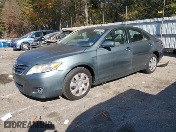✅ 2010 Toyota Camry LE • VIN: 4T4BF3EK5AR018637 • Лот: 93228655. Опубликован ранее на Copart с пробегом 201 162 миль. Бесплатный доступ к архиву аукционных продаж из США и подробный отчёт об истории автомобиля на DreamBid. Изображение 1.