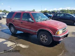 ✅ 1996 Chevrolet Blazer • VIN: 1GNDT13W1T2116659 • Lot: 70151195. Wystawiony na Copart z przebiegiem 170 195 mil. Bezpłatny archiwum sprzedaży aukcyjnych z USA i szczegółowy raport historii pojazdu na DreamBid. Zdjęcie 4.