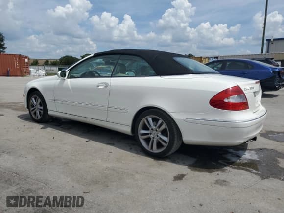 ✅ 2006 Mercedes-Benz CLK 350 • VIN: WDBTK56G86T074488 • Лот: 65583205. Опубликован ранее на Copart с пробегом 114 428 миль. Бесплатный доступ к архиву аукционных продаж из США и подробный отчёт об истории автомобиля на DreamBid. Изображение 2.