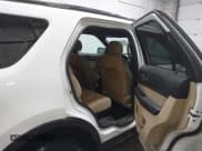 ✅ 2017 Ford Explorer • VIN: 1FM5K8BH0HGA70842 • Lot: 43721155. Wystawiony na IAAI z przebiegiem 123 633 mil. Bezpłatny archiwum sprzedaży aukcyjnych z USA i szczegółowy raport historii pojazdu na DreamBid. Zdjęcie 8.