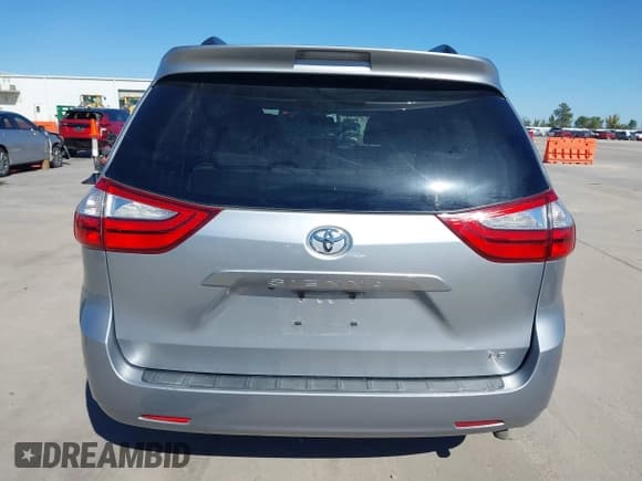 ✅ 2015 Toyota Sienna LE • VIN: 5TDKK3DC6FS673678 • Lot: 43473849. Listed on IAAI with 69,372 mi. Free auction sales archive from the USA and detailed vehicle history report at DreamBid. Image 16.
