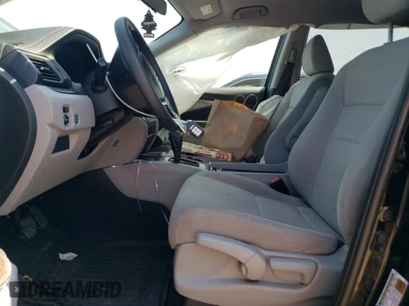 ✅ 2017 Honda Pilot LX • VIN: 5FNYF6H12HB077192 • Lot: 64110395. Listed on Copart with 101,849 mi. Free auction sales archive from the USA and detailed vehicle history report at DreamBid. Image 7.