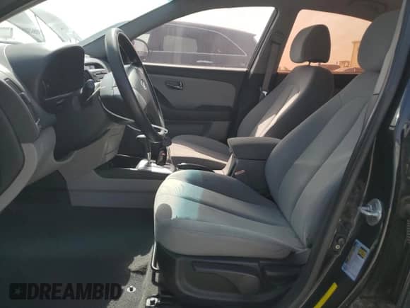 2010 Hyundai Elantra GLS z VIN KMHDU4AD6AU036229, wystawiony jako Copart lot #65432884 z przebiegiem 97 969 mil mil oraz Czysty tytuł • Clean title. Historia ofert i sprzedaży dostępna na DreamBid. Obrazek 7.