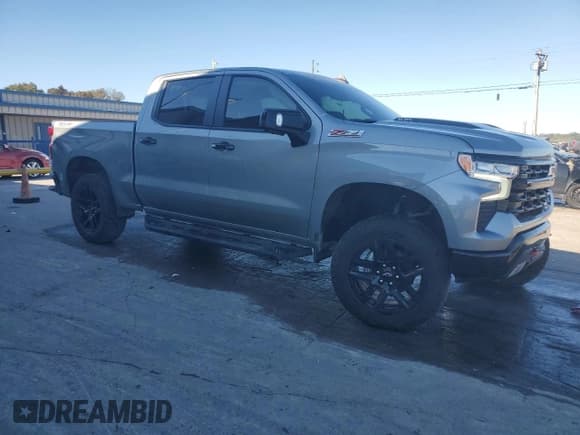 ✅ 2023 Chevrolet Silverado 1500 LT Trail Boss • VIN: 3GCUDFEL9PG326414 • Lot: 86667995. Wystawiony na Copart z przebiegiem 35 262 mil. Bezpłatny archiwum sprzedaży aukcyjnych z USA i szczegółowy raport historii pojazdu na DreamBid. Zdjęcie 4.