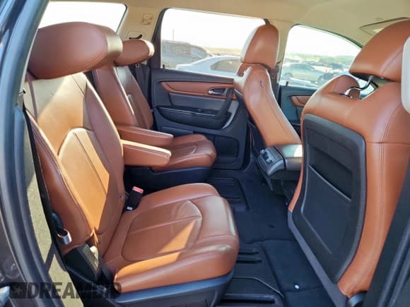 ✅ 2017 Chevrolet Traverse LT • VIN: 1GNKRHKD3HJ175515 • Lot: 82062645. Wystawiony na Copart z przebiegiem 91 559 mil. Bezpłatny archiwum sprzedaży aukcyjnych z USA i szczegółowy raport historii pojazdu na DreamBid. Zdjęcie 11.