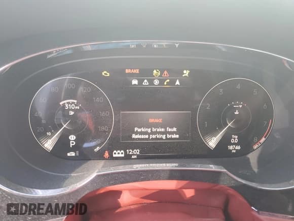 ✅ 2022 Bentley Bentayga V8 • VIN: SJAAM2ZV2NC017389 • Lot: 48965325. Wystawiony na Copart z przebiegiem 18 746 mil. Bezpłatny archiwum sprzedaży aukcyjnych z USA i szczegółowy raport historii pojazdu na DreamBid. Zdjęcie 9.