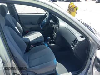 ✅ 2004 Hyundai Elantra GLS • VIN: KMHDN46D74U781436 • Lot: 42260519. Wystawiony na IAAI z przebiegiem 132 943 mil. Bezpłatny archiwum sprzedaży aukcyjnych z USA i szczegółowy raport historii pojazdu na DreamBid. Zdjęcie 5.