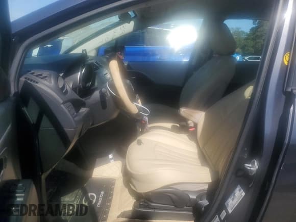 ✅ 2014 Mazda 5 Sport • VIN: JM1CW2BLXE0165897 • Lot: 89671535. Listed on Copart with 101,684 mi. Free auction sales archive from the USA and detailed vehicle history report at DreamBid. Image 7.