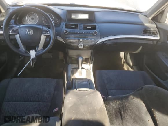 ✅ 2011 Honda Accord LX • VIN: 1HGCP2F31BA084558 • Лот: 92666875. Опубликован ранее на Copart с пробегом Не указан. Бесплатный доступ к архиву аукционных продаж из США и подробный отчёт об истории автомобиля на DreamBid. Изображение 8.