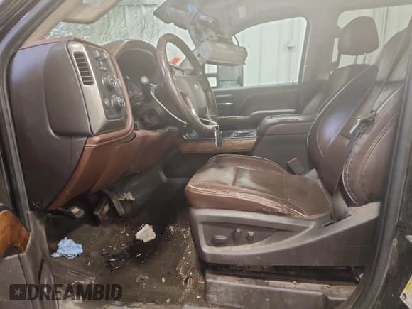 ✅ 2015 Chevrolet Silverado 2500HD High Country • VIN: 1GC1KXE83FF638092 • Лот: 92230045. Опубликован ранее на Copart с пробегом Не указан. Бесплатный доступ к архиву аукционных продаж из США и подробный отчёт об истории автомобиля на DreamBid. Изображение 7.