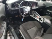 ✅ 2022 Dodge Challenger R/T • VIN: 2C3CDZBT9NH251913 • Lot: 52085594. Wystawiony na Copart z przebiegiem 24 479 mil. Bezpłatny archiwum sprzedaży aukcyjnych z USA i szczegółowy raport historii pojazdu na DreamBid. Zdjęcie 8.