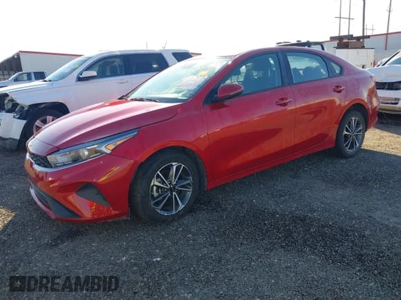 ✅ 2024 Kia Forte LXS • VIN: 3KPF24ADXRE804128 • Lot: 43565562. Wystawiony na IAAI z przebiegiem 10 215 mil. Bezpłatny archiwum sprzedaży aukcyjnych z USA i szczegółowy raport historii pojazdu na DreamBid. Zdjęcie 19.