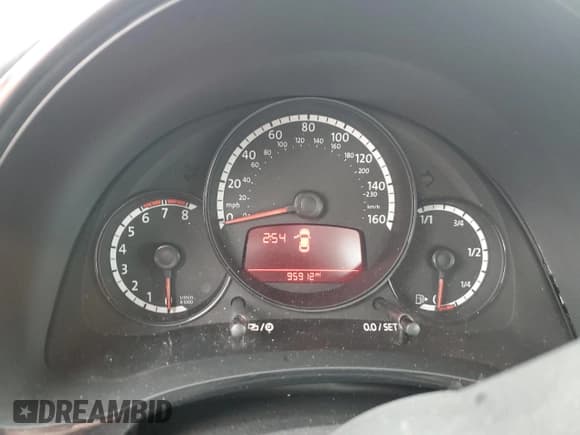 ✅ 2015 Volkswagen Beetle Fleet Edition • VIN: 3VWF17AT6FM603112 • Lot: 47322905. Listed on Copart with 95,912 mi. Free auction sales archive from the USA and detailed vehicle history report at DreamBid. Image 9.