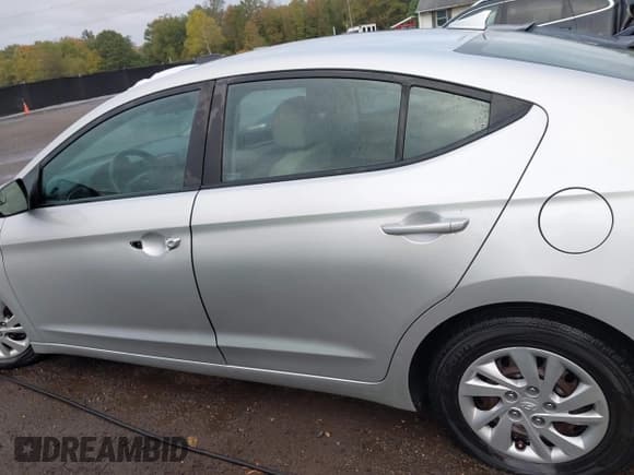 ✅ 2017 Hyundai Elantra SE • VIN: 5NPD74LF4HH127028 • Lot: 43410903. Listed on IAAI with 158,123 mi. Free auction sales archive from the USA and detailed vehicle history report at DreamBid. Image 13.