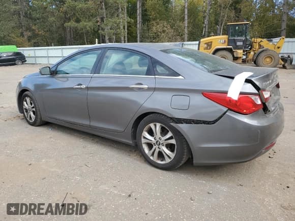 ✅ 2011 Hyundai Sonata SE • VIN: 5NPEC4AC5BH038858 • Lot: 73036704. Listed on Copart with 179,425 mi. Free auction sales archive from the USA and detailed vehicle history report at DreamBid. Image 2.