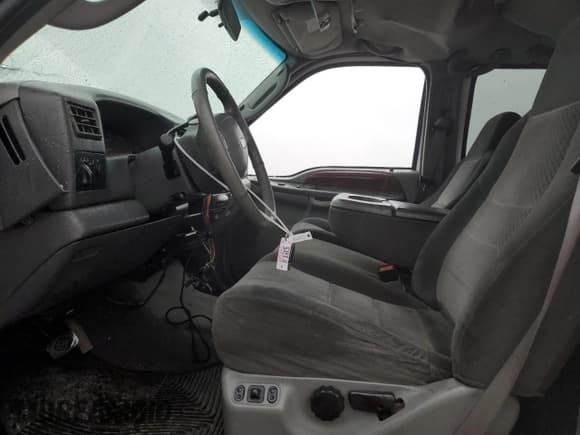 ✅ 2003 Ford F-350 XL • VIN: 1FTSW31P23EC19215 • Lot: 87264274. Listed on Copart with 290,656 mi. Free auction sales archive from the USA and detailed vehicle history report at DreamBid. Image 7.