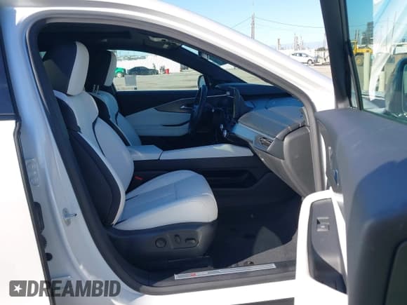 ✅ 2024 Acura ZDX w/A-Spec Package • VIN: 4W5KHMRK8RZ506801 • Лот: 43490695. Опубликован ранее на IAAI с пробегом 2 806 миль. Бесплатный доступ к архиву аукционных продаж из США и подробный отчёт об истории автомобиля на DreamBid. Изображение 5.