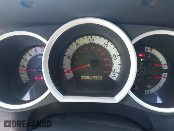 ✅ 2013 Toyota Tacoma • VIN: 5TFNX4CN7DX024809 • Lot: 42808987. Wystawiony na IAAI z przebiegiem 186 532 mil. Bezpłatny archiwum sprzedaży aukcyjnych z USA i szczegółowy raport historii pojazdu na DreamBid. Zdjęcie 7.