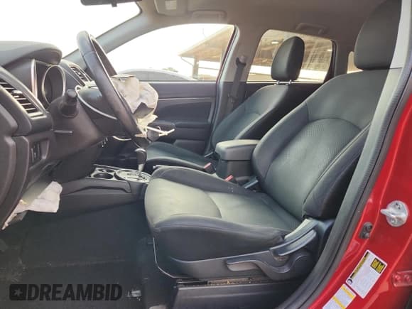 ✅ 2015 Mitsubishi Outlander ES • VIN: 4A4AP3AU0FE058536 • Лот: 82648005. Опубликован ранее на Copart с пробегом 97 145 миль. Бесплатный доступ к архиву аукционных продаж из США и подробный отчёт об истории автомобиля на DreamBid. Изображение 7.