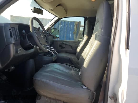 ✅ 2014 Chevrolet Express Cargo • VIN: 1GCWGFBA3E1147865 • Lot: 51949675. Listed on Copart with 128,578 mi. Free auction sales archive from the USA and detailed vehicle history report at DreamBid. Image 7.