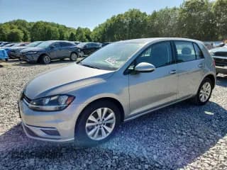 ✅ 2018 Volkswagen Golf S • VIN: 3VWB17AU8JM296025 • Lot: 62533175. Wystawiony na Copart z przebiegiem 133 179 mil. Bezpłatny archiwum sprzedaży aukcyjnych z USA i szczegółowy raport historii pojazdu na DreamBid. Zdjęcie 1.