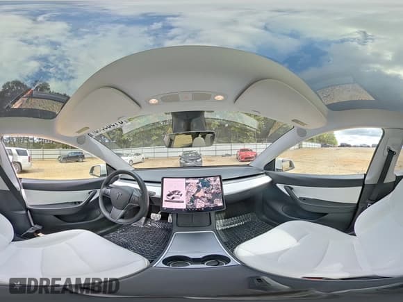 ✅ 2021 Tesla Model Y Performance • VIN: 5YJYGDEF3MF246650 • Lot: 81939935. Wystawiony na Copart z przebiegiem 62 175 mil. Bezpłatny archiwum sprzedaży aukcyjnych z USA i szczegółowy raport historii pojazdu na DreamBid. Zdjęcie 14.