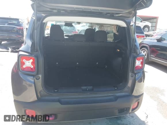 ✅ 2017 Jeep Renegade Trailhawk • VIN: ZACCJBCB5HPG55165 • Лот: 42799610. Опубликован ранее на IAAI с пробегом 84 606 миль. Бесплатный доступ к архиву аукционных продаж из США и подробный отчёт об истории автомобиля на DreamBid. Изображение 18.