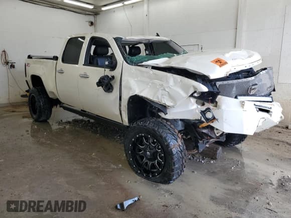 ✅ 2011 GMC Sierra 2500HD Denali • VIN: 1GT125C84BF231612 • Лот: 71473195. Опубликован ранее на Copart с пробегом Не указан. Бесплатный доступ к архиву аукционных продаж из США и подробный отчёт об истории автомобиля на DreamBid. Изображение 4.