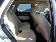 ✅ 2023 Audi Q5 Premium • VIN: WA1ABAFY2P2051333 • Lot: 82785505. Wystawiony na Copart z przebiegiem 27 789 mil. Bezpłatny archiwum sprzedaży aukcyjnych z USA i szczegółowy raport historii pojazdu na DreamBid. Zdjęcie 11.