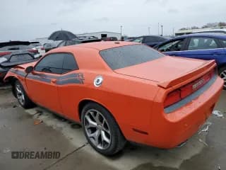✅ 2013 Dodge Challenger R/T Plus • VIN: 2C3CDYBTXDH733606 • Lot: 83748764. Wystawiony na Copart z przebiegiem 179 639 mil. Bezpłatny archiwum sprzedaży aukcyjnych z USA i szczegółowy raport historii pojazdu na DreamBid. Zdjęcie 2.