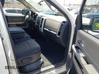 ✅ 2009 Dodge 1500 SLT • VIN: 1D3HB18PX9S780957 • Lot: 42522369. Wystawiony na IAAI z przebiegiem 249 676 mil. Bezpłatny archiwum sprzedaży aukcyjnych z USA i szczegółowy raport historii pojazdu na DreamBid. Zdjęcie 5.