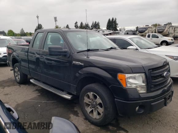 ✅ 2013 Ford F-150 XL • VIN: 1FTFX1CF3DKF73061 • Lot: 85723515. Listed on Copart with 97,999 mi. Free auction sales archive from the USA and detailed vehicle history report at DreamBid. Image 4.