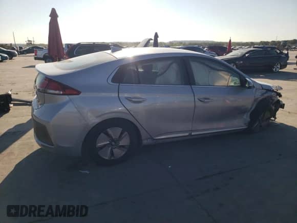 2020 Hyundai Ioniq SE с VIN KMHC75LC6LU242859, выставлен на аукционе Copart как лот 72403234 с пробегом 59 294 миль миль и Списание • Salvage title. История ставок и продаж доступна на DreamBid. Изображение 3.