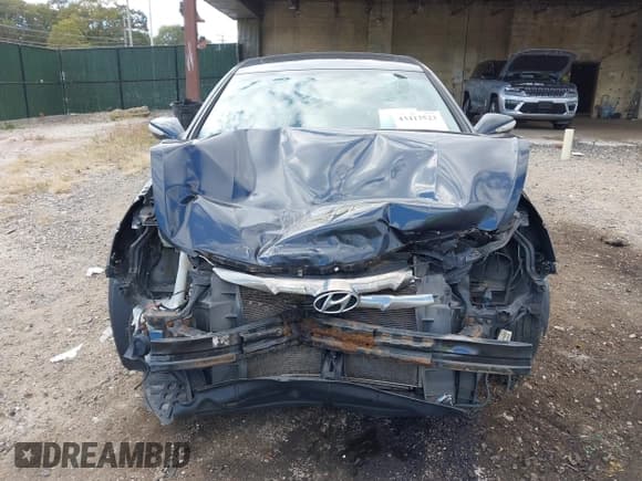 ✅ 2013 Hyundai Sonata SE • VIN: 5NPEC4AC1DH579957 • Lot: 43413523. Listed on IAAI with 252,655 mi. Free auction sales archive from the USA and detailed vehicle history report at DreamBid. Image 13.