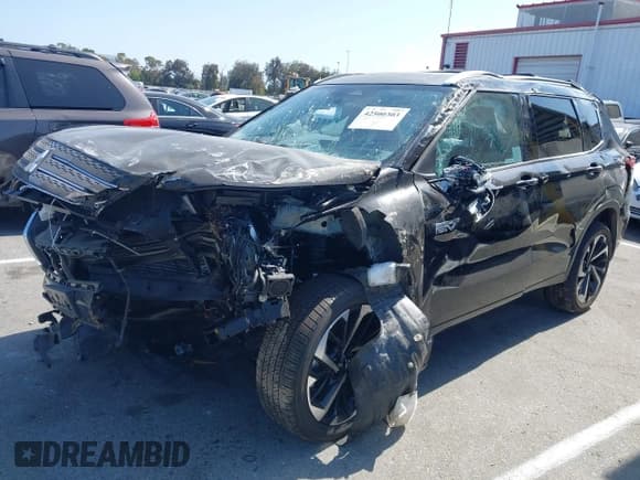 ✅ 2025 Mitsubishi Outlander SEL • VIN: JA4T5WA98SZ010539 • Lot: 42500303. Listed on IAAI with 2,224 mi. Free auction sales archive from the USA and detailed vehicle history report at DreamBid. Image 18.